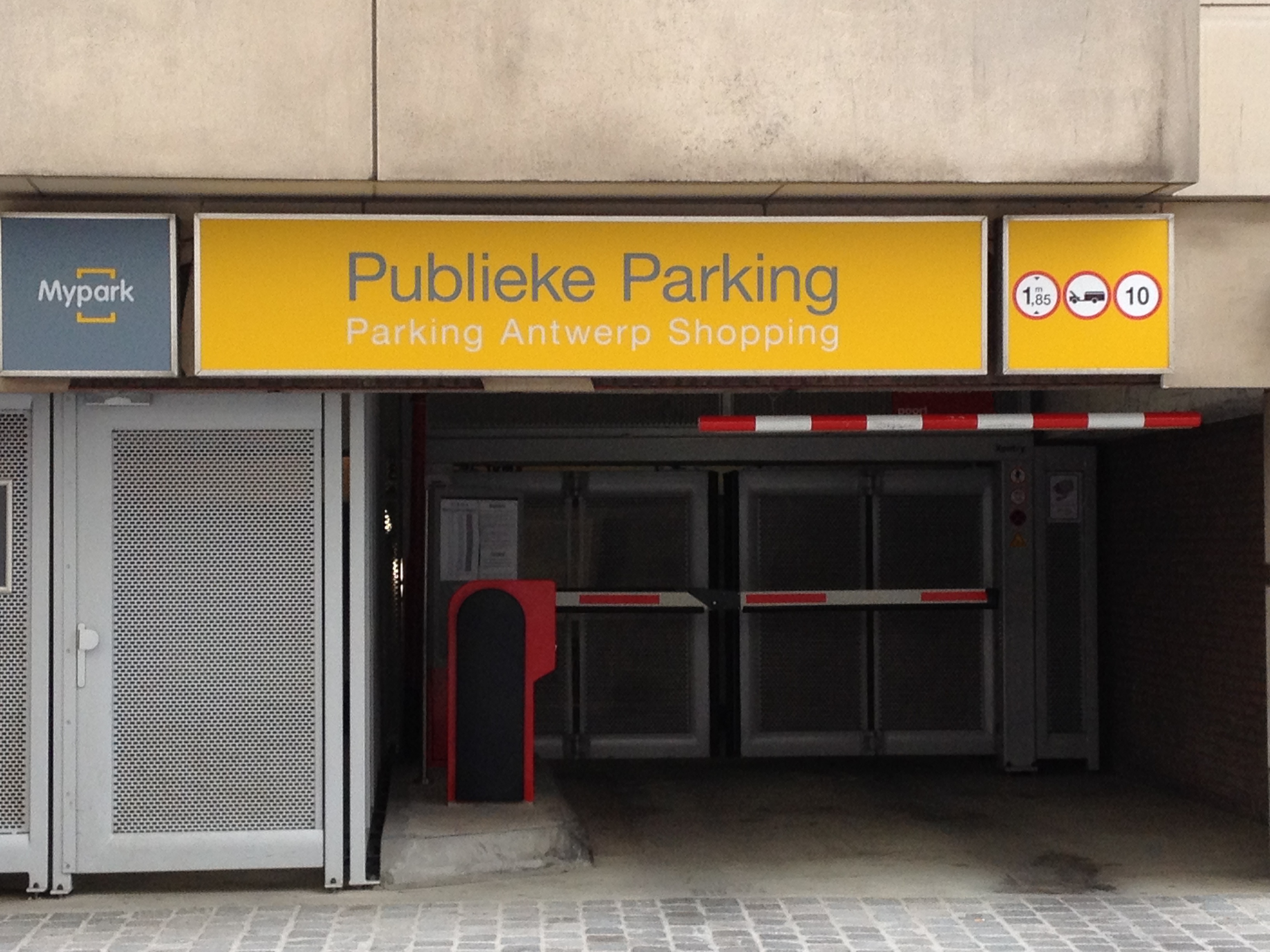 Parking Antwerp Shopping Antwerpen